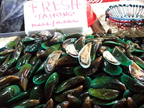 Fresh mussels. Delicious when just steamed so you can taste its incredible sweetness.