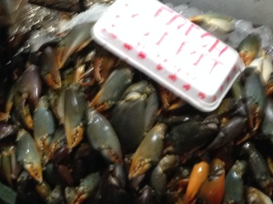 Crab claws were around P300 a kilo. 